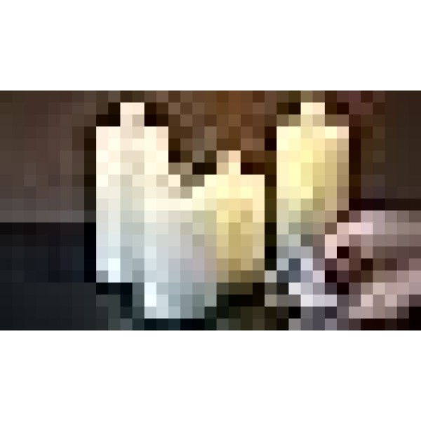 Girimax 빨간색 골이 있는 불꽃 없는 기둥 양초(리모컨 포함), 깜박이는 배터리로 작동되는 2팩 LED 왁스 양초 Φ 3