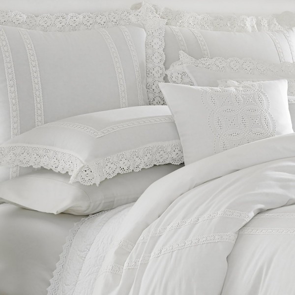 Laura Ashley Home - 킹 사이즈 이불 커버 세트, 일치하는 베갯잇이 있는 뒤집을 수 있는 면 린넨, 사계절용 경량 홈 데코(Annabella White, King)