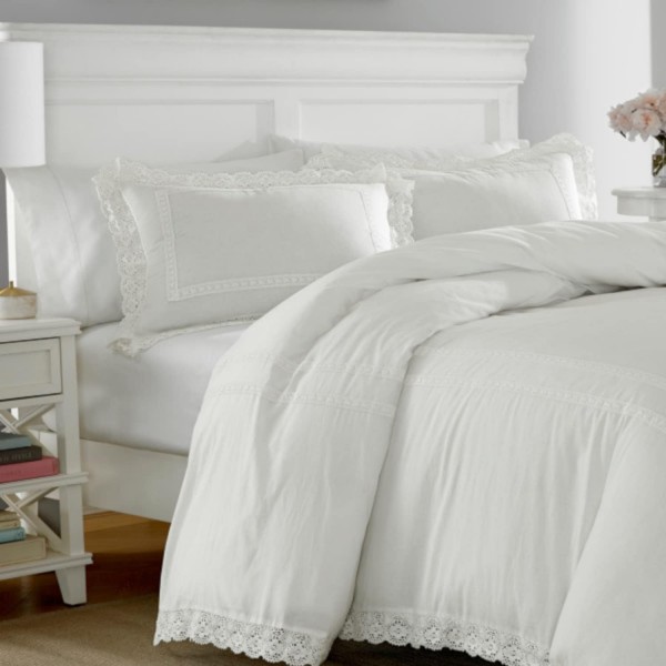 Laura Ashley Home - 킹 사이즈 이불 커버 세트, 일치하는 베갯잇이 있는 뒤집을 수 있는 면 린넨, 사계절용 경량 홈 데코(Annabella White, King)