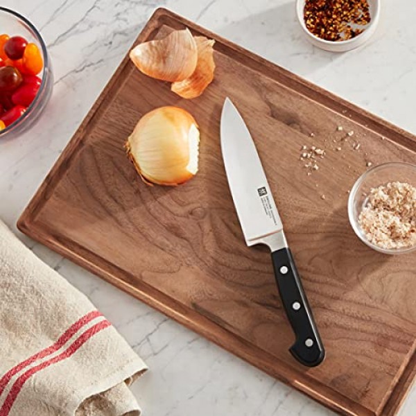 ZWILLING Professional S 6인치 Razor-Sharp 독일 셰프 칼, 거의 300년 동안 완벽해진 특수 포뮬러 스틸을 사용하여 회사 소유의 독일 공장에서 제작, 식기세척기 사용 가능
