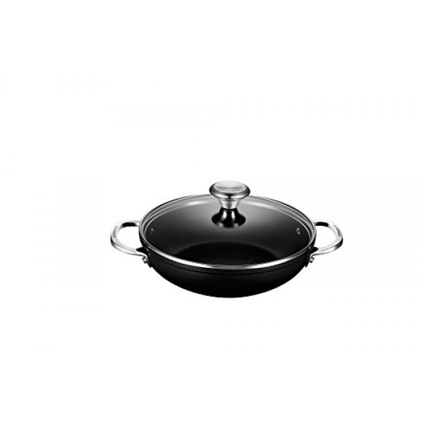 Le Creuset 강화 붙지 않는 얕은 캐서롤/유리 뚜껑이 있는 브레이저, 2.5qt.