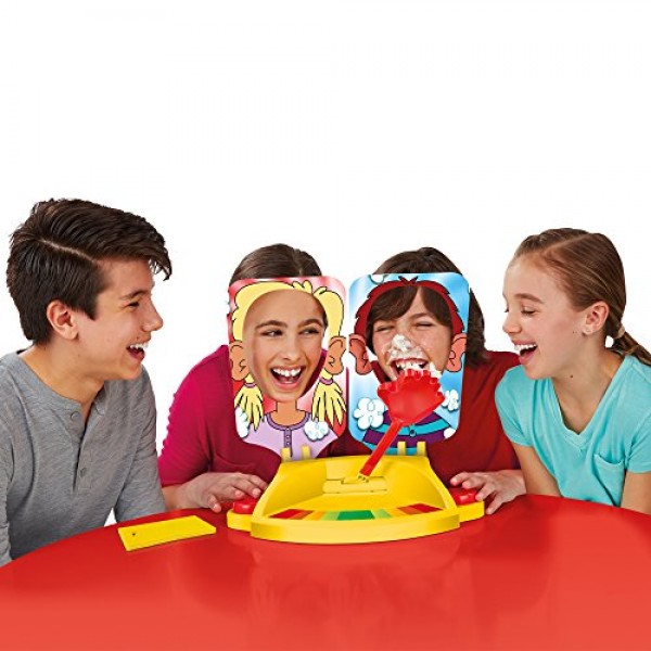 Hasbro Gaming Pie 얼굴 대결 게임