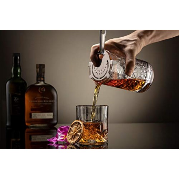 Mixology & Craft 크리스탈 칵테일 믹싱 글라스 - 두꺼운 가중 바닥이 있는 24온스 마티니 교반 글라스, 전문 바텐더용 비커 및 믹싱 투수 - 필수 바 도구