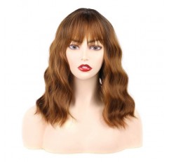Huarisi 14” 옹 브르 가발 프린지 물결 모양의 곱슬 합성 머리 가발 짧은 여성용 Auburn 사실적인 색상 Natural Black Roots Dark Auburn 내열성 섬유 가발 시뮬레이션 두피 포함 14 