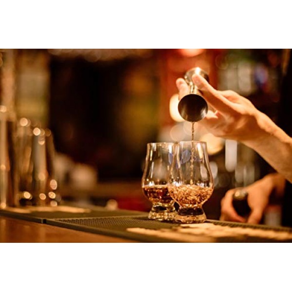 Glencairn - 공식 Glencairn 위스키 잔(2) 및 물병 비행 트레이 선물 세트 - 남성 및 여성용 시음용 위스키 잔 세트