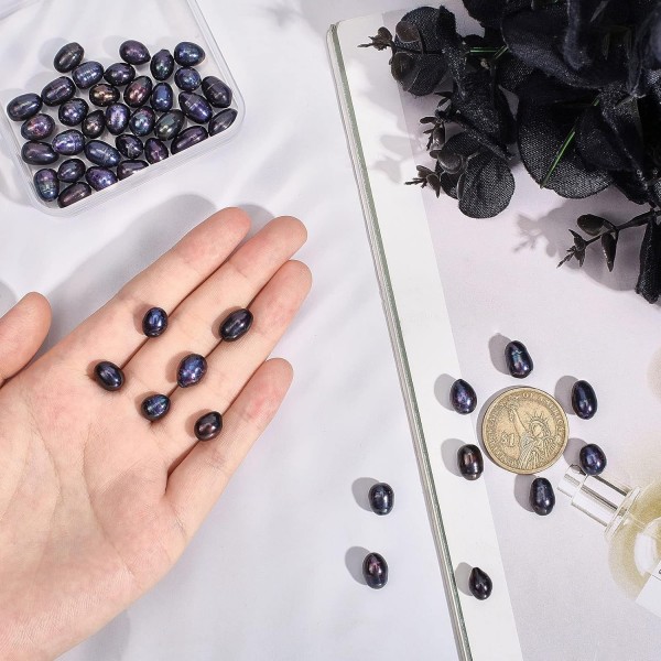 NBEADS 2 가닥 약 84pcs 7 ~ 8mm 자연 교양 담수 진주, 쌀 모양 담수 진주 느슨한 타원형 담수 진주 매력 비즈 보석 만들기, 프 러시안 블루