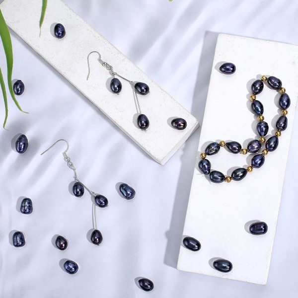 NBEADS 2 가닥 약 84pcs 7 ~ 8mm 자연 교양 담수 진주, 쌀 모양 담수 진주 느슨한 타원형 담수 진주 매력 비즈 보석 만들기, 프 러시안 블루