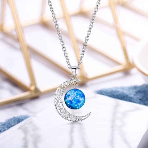 Clearine 925 Sterling Silver 12 Zodiac Constellation Crescent Pendant with Luminous Glass 동전 목걸이 04. 황소자리 (4월 20일 - 5월 20일)