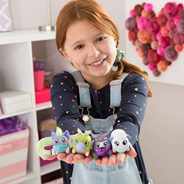 Ritzy Rollerz Toy Cars for Girls with Surprise Charms, 4Ever Friends, 독특한 패션 마감의 귀여운 자동차 4대, 4팩