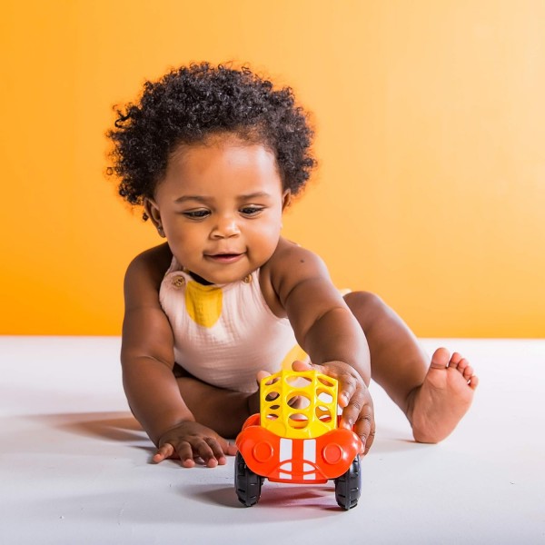 Bright Starts Oball Rattle & Roll 스포츠 경주용 자동차 장난감 푸시 앤 고 차량, Easy Grasp, 연령 3개월 이상, 무작위 색상 파란색 또는 빨간색, (1개)