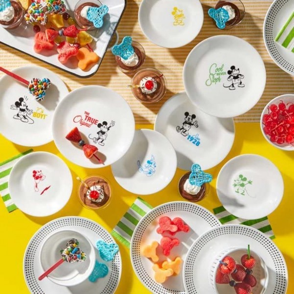 Corelle Vitrelle 16피스 ​​식기 세트, 삼중 유리 및 칩 방지, 경량 원형 접시 그릇 디즈니 미키 마우스 - 진정한 오리지널 화이트