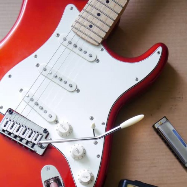 4 조각 6mm 스레드 트레몰로 암, 일렉트릭 기타 용 2 색 Whammy Bar, Stratocaster 일렉트릭 기타 트레몰로 시스템 용 팁이있는 금속 트레몰로 암