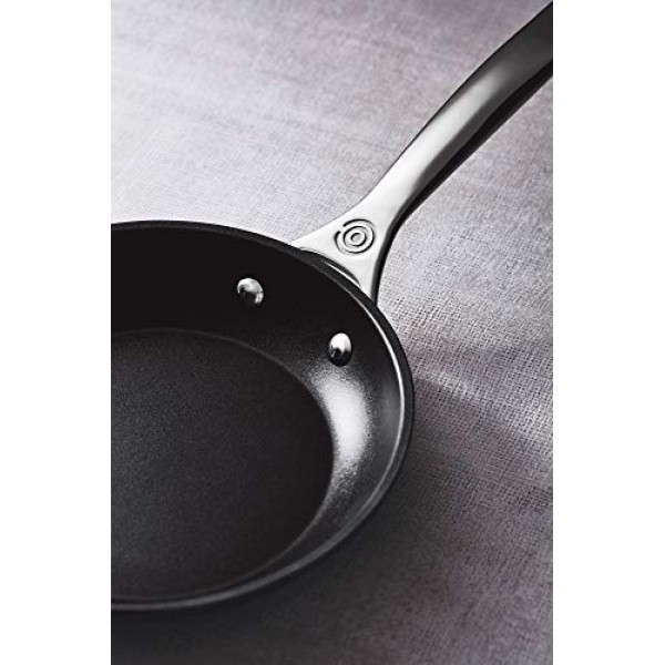 Le Creuset 강화 논스틱 PRO 조리기구 세트, 2개 (9.5인치 및 11인치 프라이팬)
