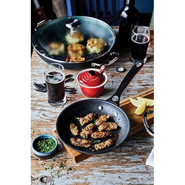 Le Creuset 강화 논스틱 PRO 조리기구 세트, 2개 (9.5인치 및 11인치 프라이팬)