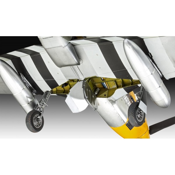Revell 03944 03944 모델 키트 비행기 1:32 P-51D Mustang, 1:32, 레벨 5, 많은 세부 사항이 있는 충실한 복제본
