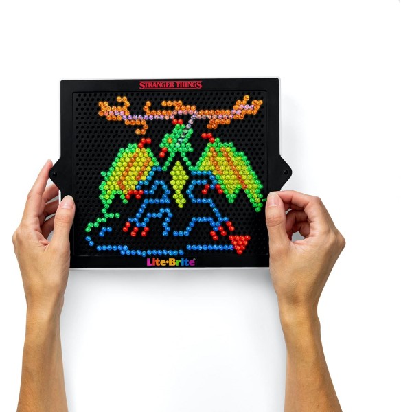 Lite Brite 기묘한 이야기 ​​스페셜 에디션, 최고의 4개 시즌 - 인기 Netflix 시리즈의 아이콘 및 테마 포함 - 12개의 HD 기묘한 이야기 ​​템플릿 및 650개의 다채로운 마