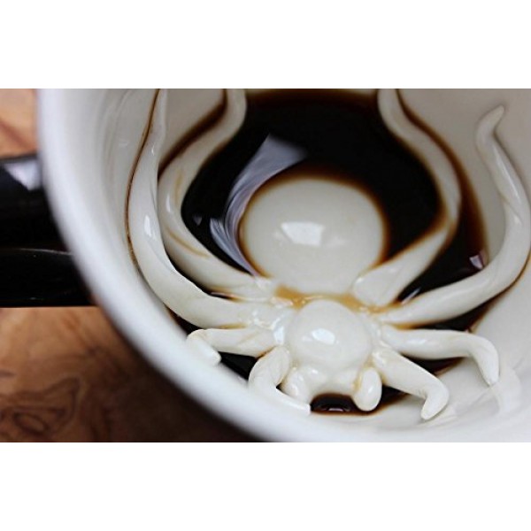 Creature Cups SPIDER 세라믹 컵(11온스, 검정색 외부) - 오싹한 컵 - 머그 안에 숨겨진 3D 동물이 마시면 ​​나타납니다. - 생일, 휴일, 으스스한 음료 용기 커피 및 차 애호가