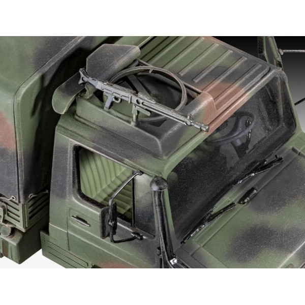 Revell 03337 03337 Unimog 2T 1:35 전문가를 위한 충실한 모델 키트, 도색되지 않음