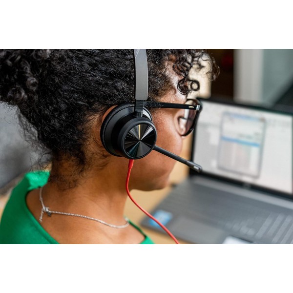 Poly - 마이크가 있는 Blackwire 8225 스테레오 헤드셋(Plantronics) - 컴퓨터/Mac에 연결하기 위한 USB-A가 있는 PC 헤드셋, 액티브 노이즈 캔슬링, Teams와 함께 작동(인증됨), Zoom 