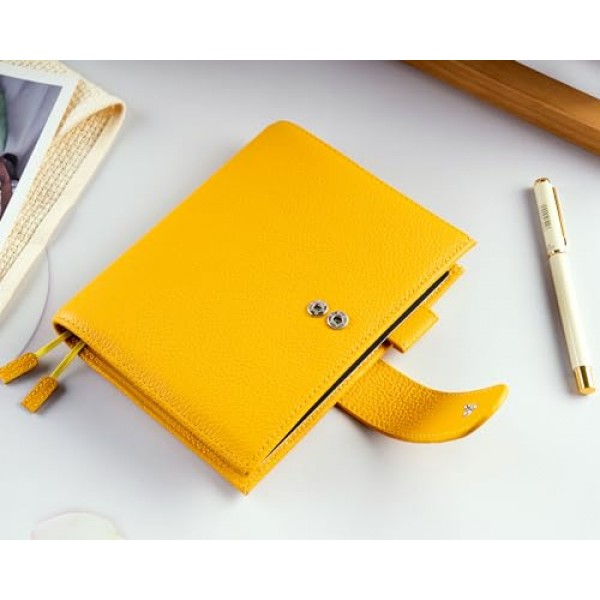 Hobonichi, Stalogy, Midori Hibino, Leuchtturm1917 등을 위한 A6 가죽 플래너 커버 - 펜 루프, 카드 슬롯, 백 포켓 및 북마크 포함(노란색)