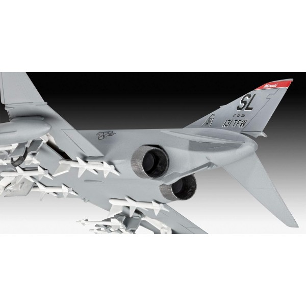 Revell Easy-Click 모델 키트 F-4E 팬텀 I 전설적인 USAF 전투기 1:100 I 랜딩 기어, 미사일 및 2개의 추가 탱크가 포함된 디테일 I 플러그인 시스템, 접착 없음 I 10세 이상의 모델