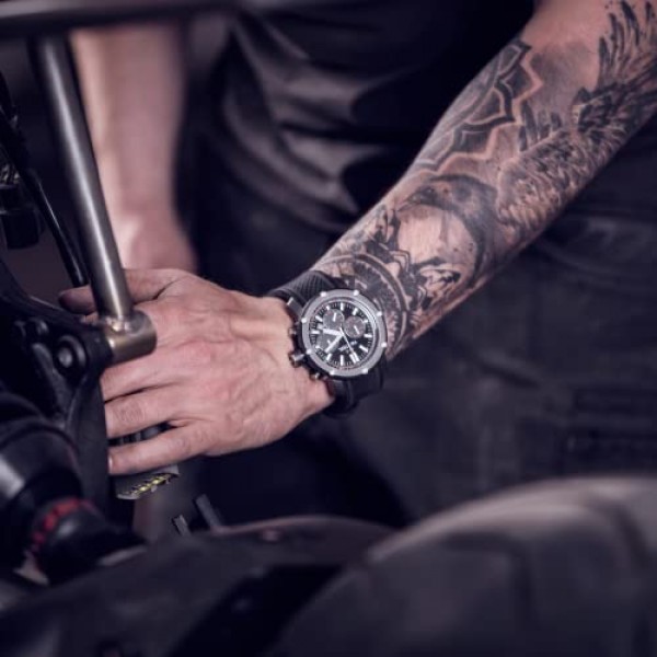 TW Steel Grandeur Tech 남성용 48mm 크로노그래프 쿼츠 시계(실리콘 스트랩 포함)