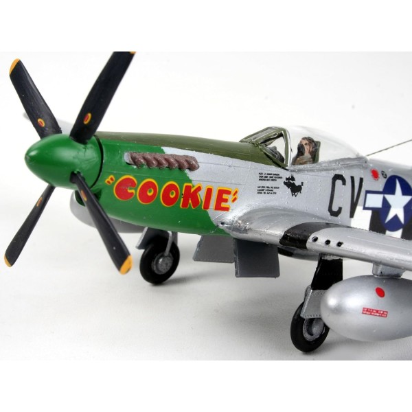 Revell 모델 키트 항공기 1:72 - 1:72 축척의 P-51D Mustang, 레벨 3, 많은 세부 사항이 포함된 충실한 복제품, 04148