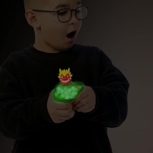 Goo Jit Zu 글로우 쉬프터의 영웅 대 슈퍼 스트레치 피규어 2개 팩: Blazagon vs Viper; 야광 슬라임 필링과 독특한 점액 변형