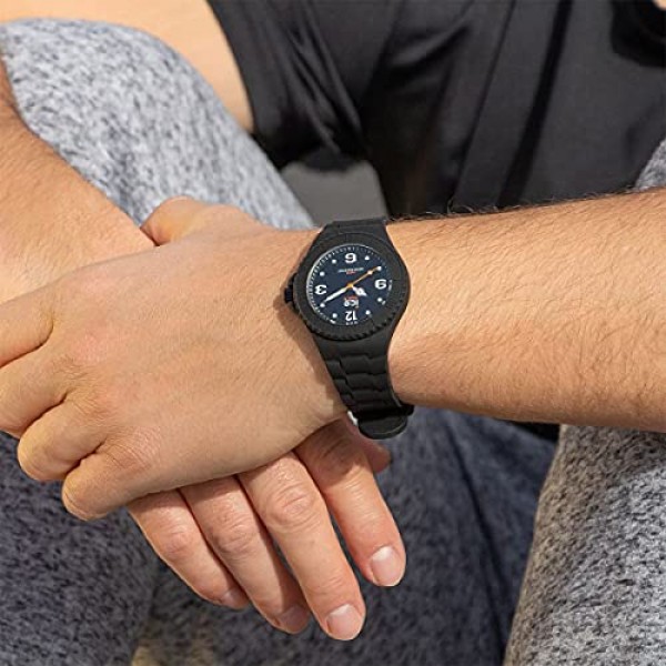 Ice-Watch - ICE Generation Black Forever - 실리콘 스트랩이 포함된 블랙 시계