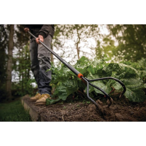 Fiskars Solid Cultivator, 최적의 침대 준비 및 관리용, 길이: 164 cm, 너비: 12 cm, 블랙/오렌지, 1016034