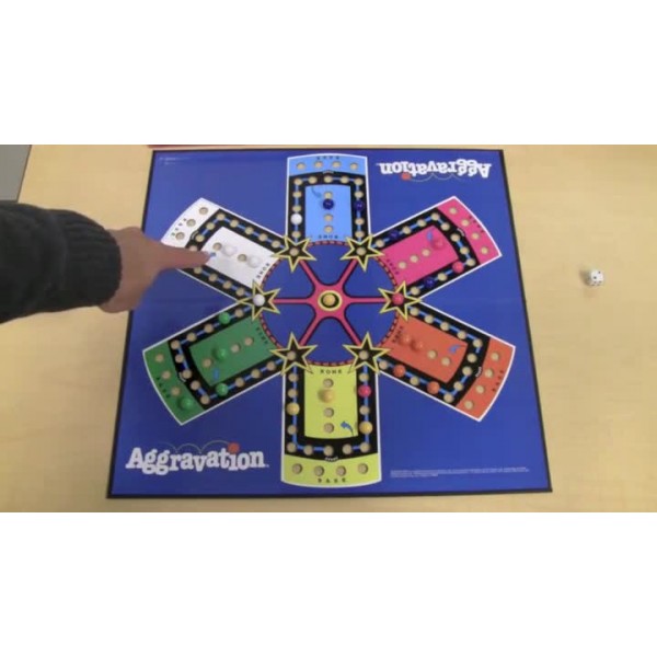 Winning Moves Games USA의 복고풍 아트워크로 고전적인 대리석 경주 게임을 즐기세요. 어린이에게 적합하고 2~6명이 즐길 수 있으며 6세 이상이면 즐길 수 있습니다.