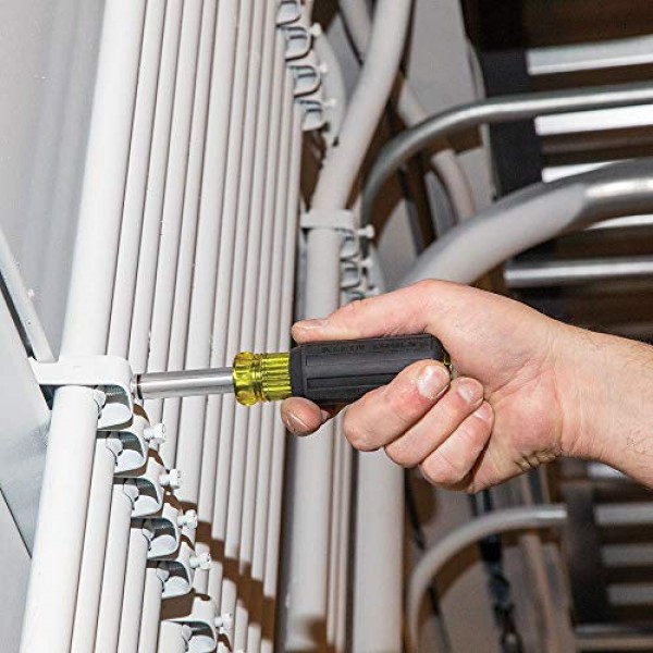 Klein Tools 32500MAG 자기 멀티 비트 드라이버/너트 드라이버, 8비트가 포함된 11-in-1 멀티 도구, 너트 드라이버 크기 3개, 쿠션 그립 핸들