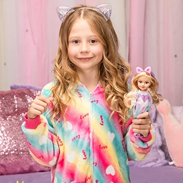 Nastya처럼 My BFF Nastya Doll Dressed in Pajamas; Onesie 잠옷, 슬리퍼, 머리빗, 머리띠 액세서리가 있는 8인치 인형