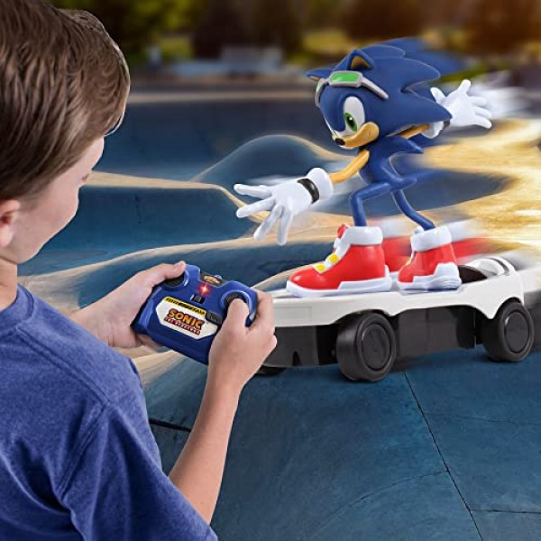 NKOK Sonic NKOK Free Rider R/C, Turbo Boost 기능: 고속에서 초고속으로 이동, 6세 이상 어린이가 운전하는 척하면서 동시에 즐거운 시간을 보낼 수 있습니다.