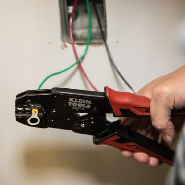 Klein Tools 80013 자동 와이어 스트리퍼 및 래칫팅 절연 단자 크림퍼가 포함된 배선 도구 키트, 뛰어난 전기 도구 키트, 2피스