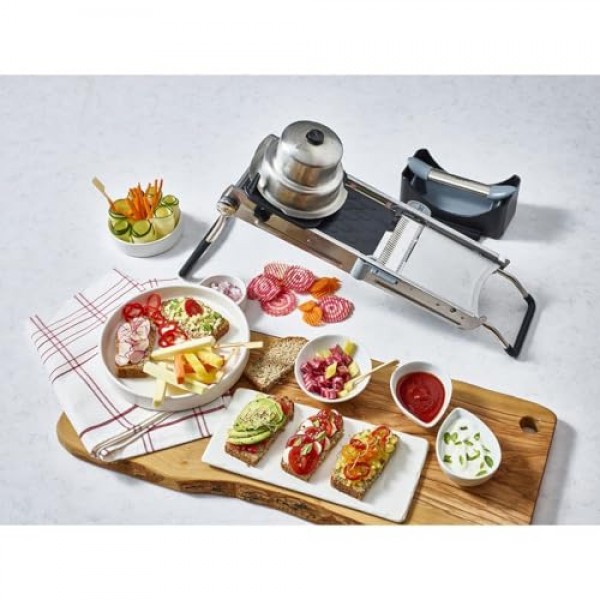 de Buyer LA MANDOLINE REVOLUTION MASTER - 탈착식 양면 스테인리스 스틸 블레이드 - 절단, 파쇄, 다이싱 및 큐빙에 적합 - 6개의 줄리엔 블레이드 및 추가 푸셔 포함 - 프랑스산