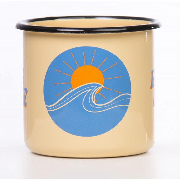 MUGSY HANG LOOSE라고 적힌 I 에나멜 머그 | 11oz 에나멜 머그 | 파도 모티브 | 서핑, 해변, 태양(베이지)