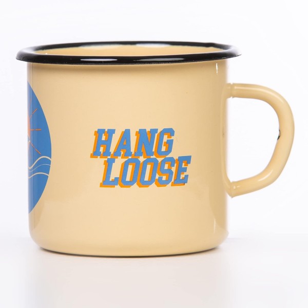 MUGSY HANG LOOSE라고 적힌 I 에나멜 머그 | 11oz 에나멜 머그 | 파도 모티브 | 서핑, 해변, 태양(베이지)