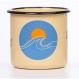 MUGSY HANG LOOSE라고 적힌 I 에나멜 머그 | 11oz 에나멜 머그 | 파도 모티브 | 서핑, 해변, 태양(베이지)