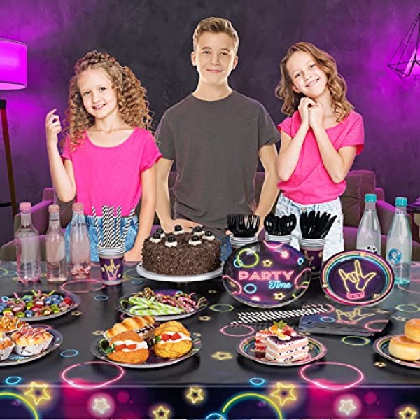 DECORLIFE 네온 플레이트 및 냅킨 파티 용품 16인분, 생일 축하 배너, 54x108 네온 식탁보, 야광 파티 장식용 기구 포함