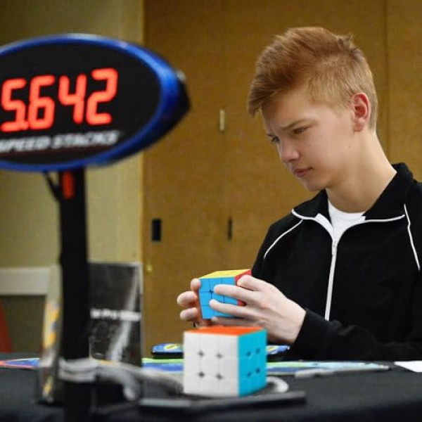 Jurnwey Speed ​​Cube 3x3x3 스티커 없는 큐브 튜토리얼 - 빠르고 부드럽게 회전하는 매직 큐브 3x3 퍼즐 게임 어린이와 성인을 위한 두뇌 장난감