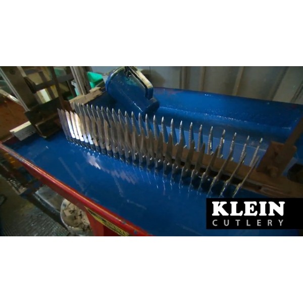 Klein Tools G108B 가위, 미국산, 직물, 캔버스, 펠트, 실크, 코드 등 절단용 무딘 팁이 있는 직선 트리머, 8-1/4인치