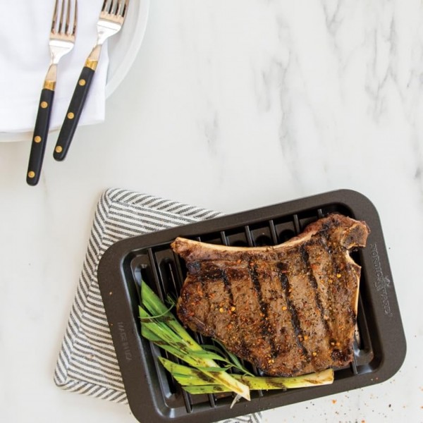 Nordic Ware 컴팩트 캐스트 그릴 & 시어, 스몰, 블랙