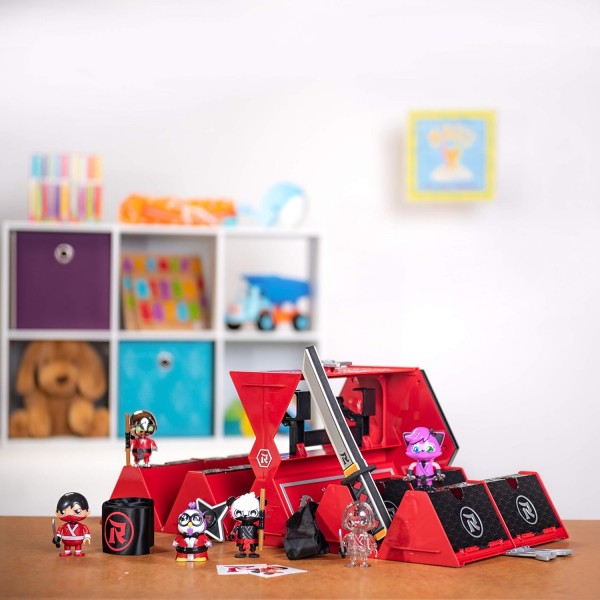 RYAN'S WORLD 200773.002 전용 피규어와 닌자 테마 완구가 포함된 워리어 케이스, 멀티, 22.2 x 25.4 x 31.4 센티미터 싱글