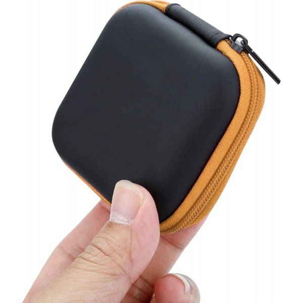 오렌지 색상의 Cadorabo 헤드폰 보관함 - 메쉬 수납공간과 헤드셋, 인이어 헤드폰 등을 수납할 수 있는 지퍼가 있는 치수 안정성이 뛰어난 정사각형의 견고한 가방 - 케