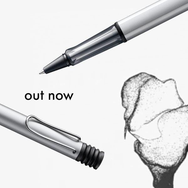 LAMY AL-Star 경량 볼펜은 인체공학적 핸들과 자체 탄성 금속 클립이 있는 견고한 알루미늄으로 제작되었으며 LAMY 대용량 리필 M 16 M 화이트-실버 포함