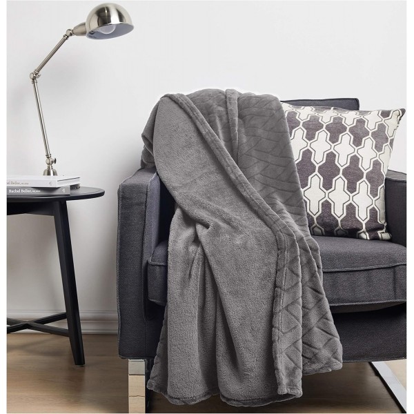 Amazon Basics - Fleecedecke, Prägemuster, Grau, 150 x 200 cm 150 x 200 cm Grau