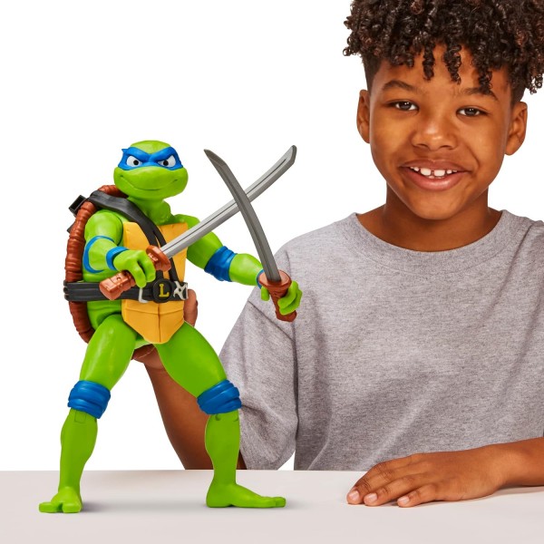 Turtles Mutant Mayhem Leonardo Turtle Giant 버전 30cm 전투 무기 포함 연령 4+ Giochi Preziosi