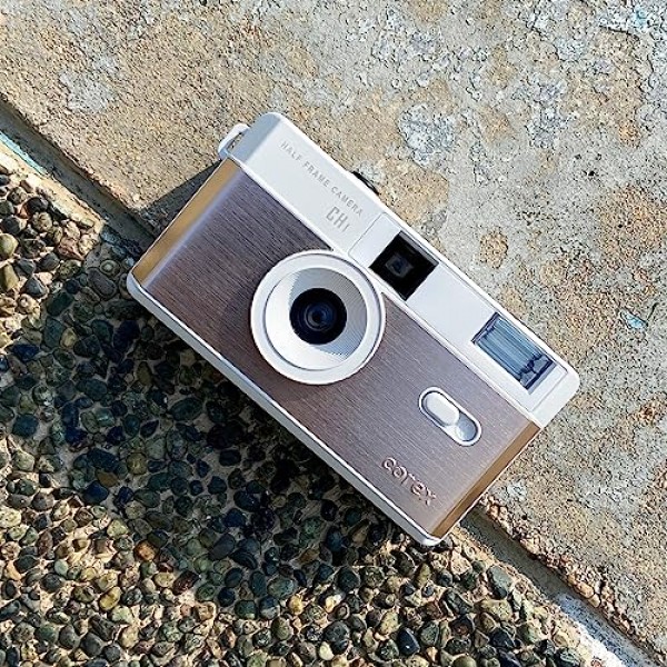 하프 프레임 재사용 가능한 35mm 카메라 CH1, 플래시 내장 및 35mm 컬러 네거티브 또는 흑백 필름과 호환(필름 및 배터리는 포함되지 않음) 한정판 무료 파란색 및 노란색 