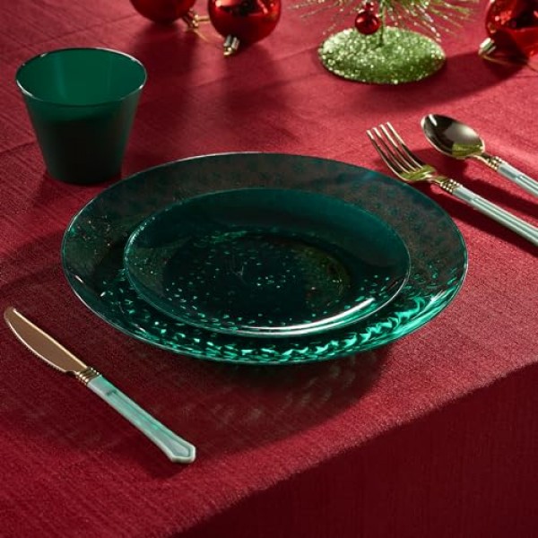 PLASTICPRO 30팩 망치로 두드린 플라스틱 접시 중량급 일회용 플라스틱 접시 우아하고 투명한 녹색 망치로 두드린 Platsic 파티 요리(두드러진 녹색 크리스마스, 9'' 인치 접